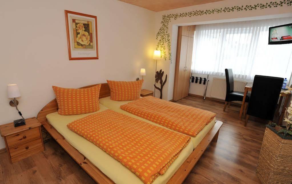 Gastehaus Gluck Wir Haben Immer Eintrittskarten Fur Den Europa-Park Fur Sie! Hotel Rust Luaran gambar