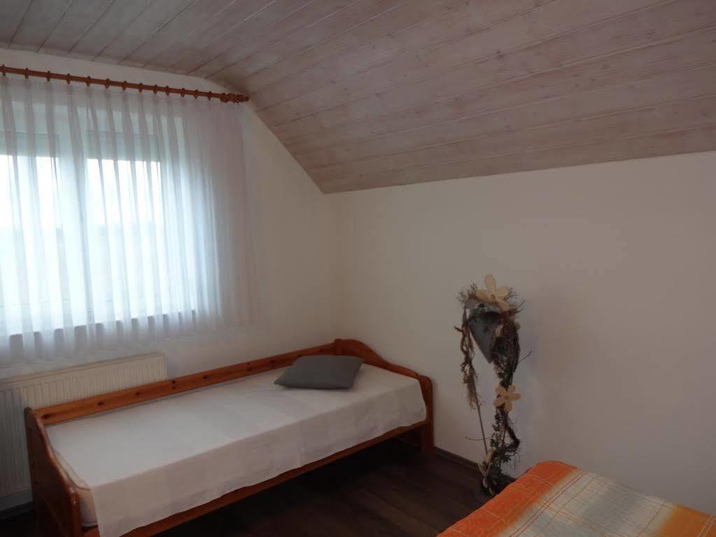 Gastehaus Gluck Wir Haben Immer Eintrittskarten Fur Den Europa-Park Fur Sie! Hotel Rust Luaran gambar