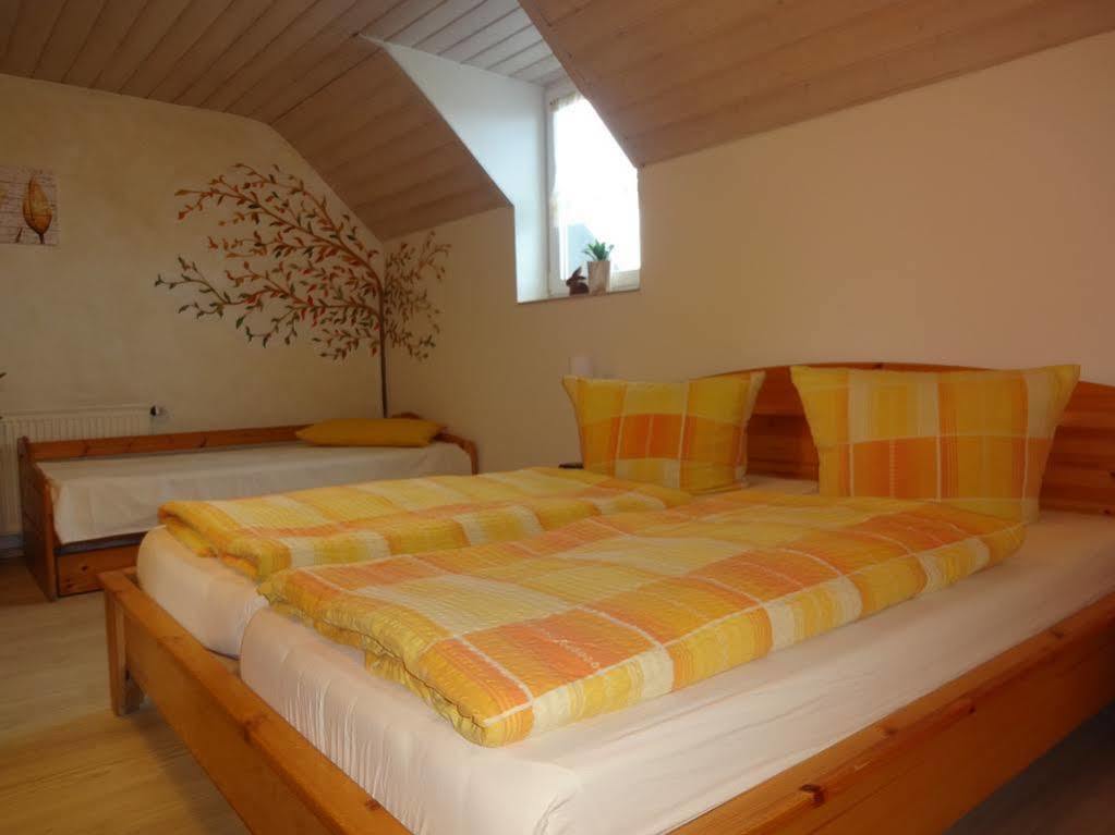 Gastehaus Gluck Wir Haben Immer Eintrittskarten Fur Den Europa-Park Fur Sie! Hotel Rust Luaran gambar
