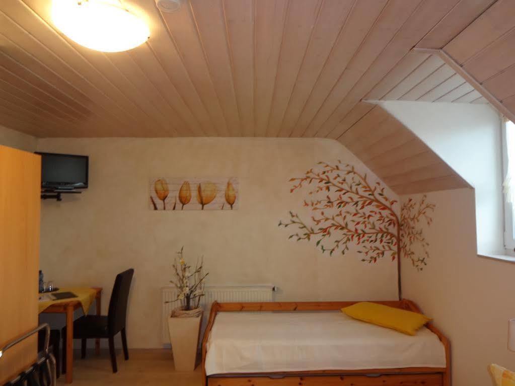 Gastehaus Gluck Wir Haben Immer Eintrittskarten Fur Den Europa-Park Fur Sie! Hotel Rust Luaran gambar